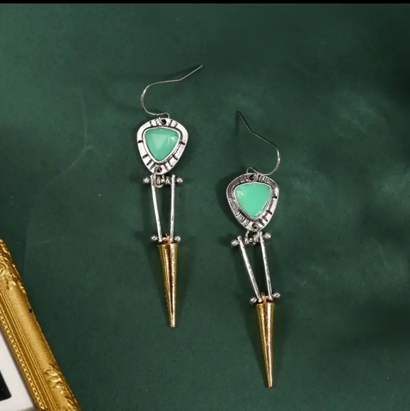 ✨New✨ Boho Dangling Earrings - Picture 2 of 3